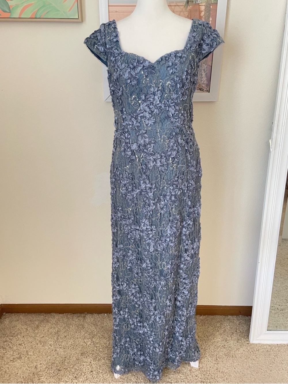 Oleg Cassini Short-Sleeve Sweetheart Soutache Sheath Floral Dress in Size 6